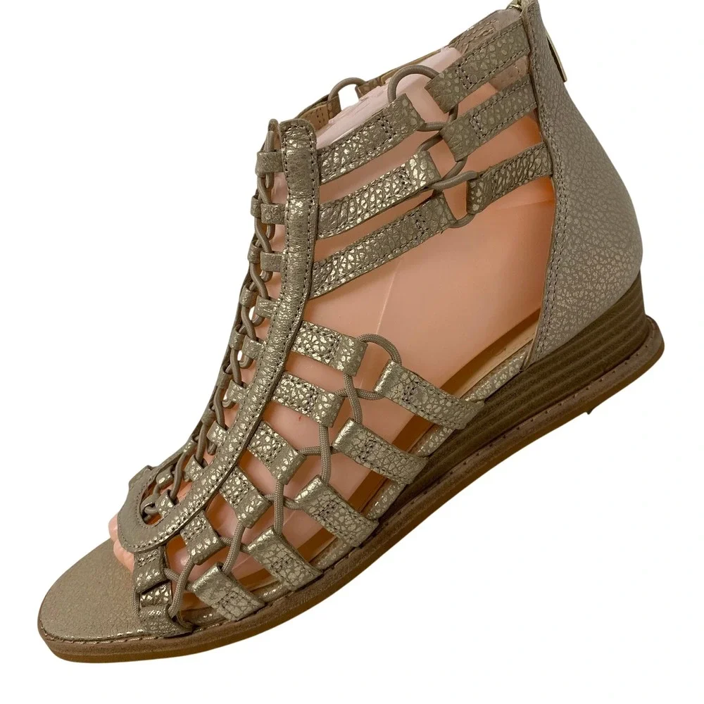 Vince Camuto Women 8W Richetta Gladiator Wedge Sandals Gold Leather Strappy Cage